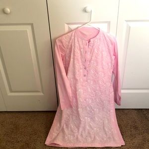 Pink kurta with white embroidery